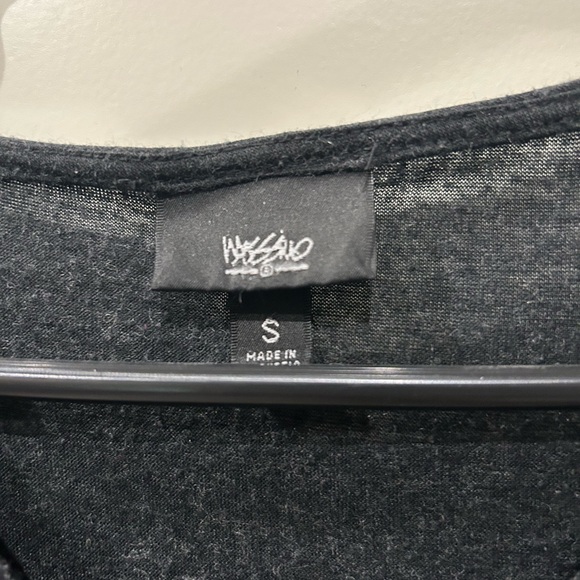 Mossimo Supply Co. Charcoal V-Neck Ruched Sleeve Top - Picture 2 of 2